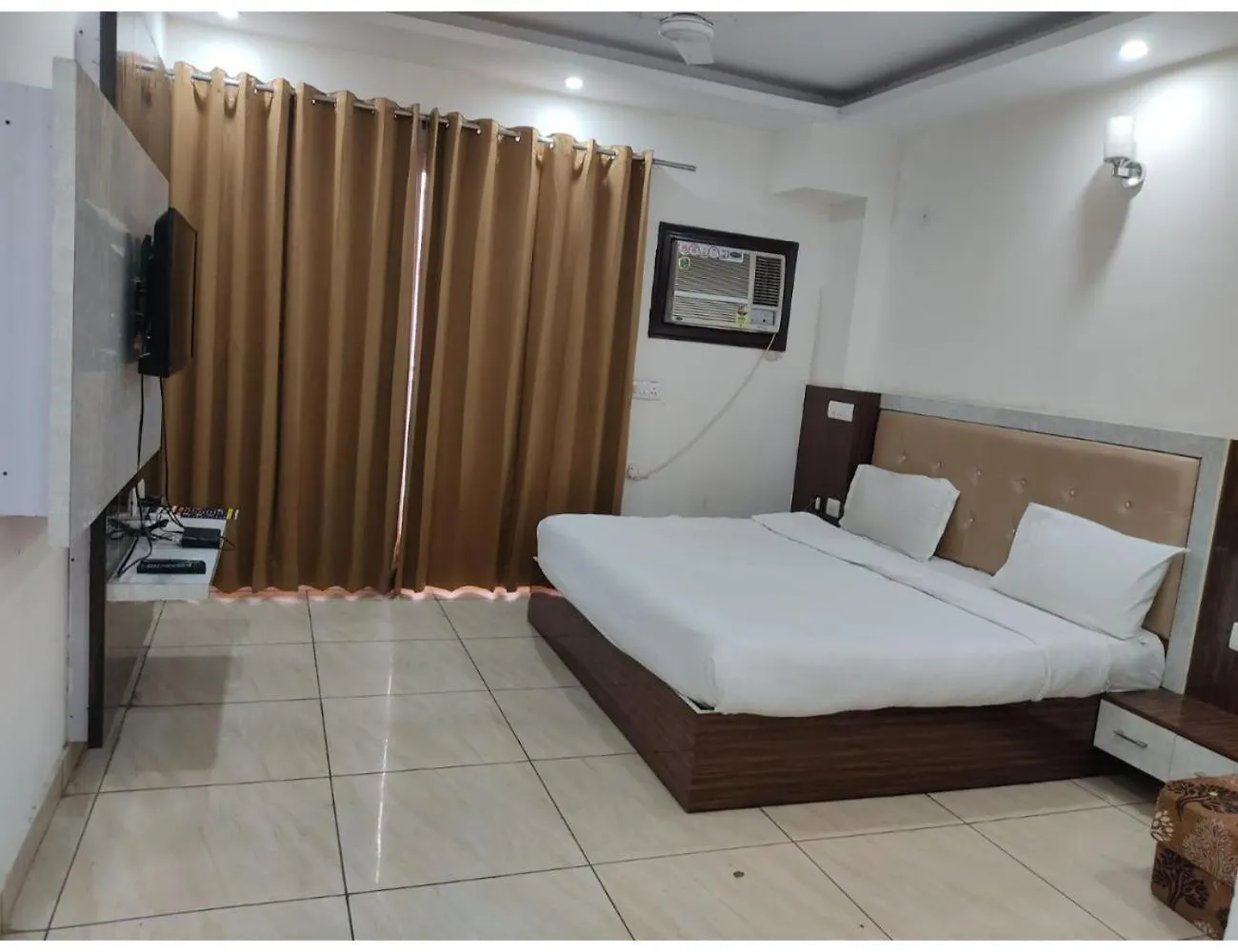 Hotel Singh Residency , Gurgaon