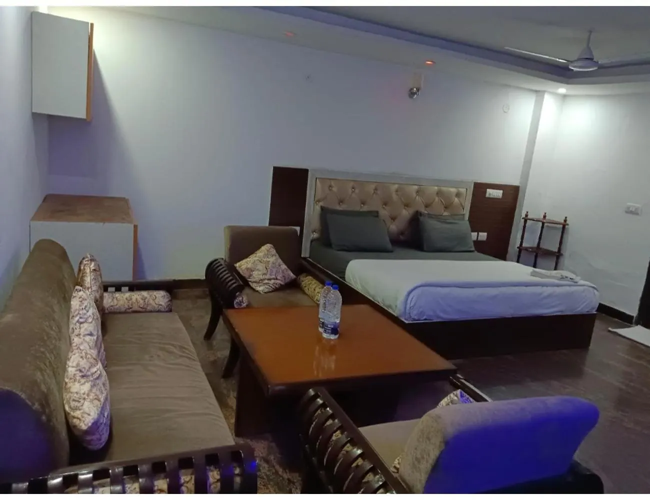 Hotel Singh Residency , Gurgaon