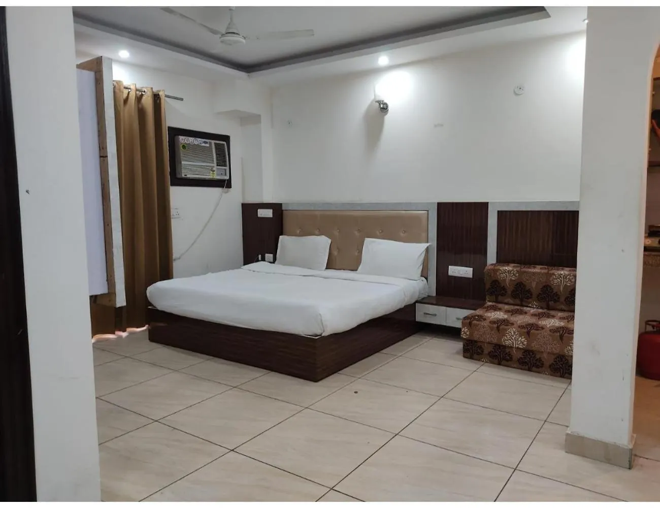 Hotel Singh Residency , Gurgaon